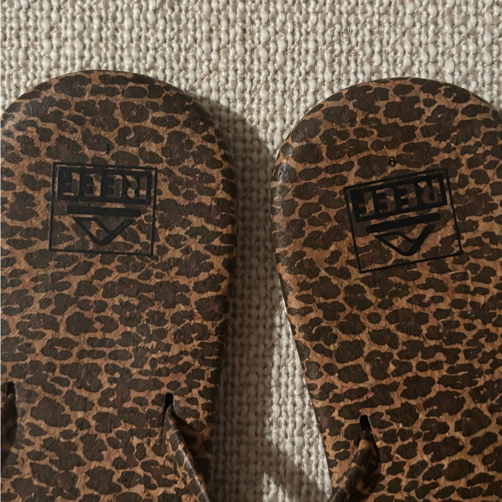 TKEES Black Sandals with Leopard-Print Straps - Picture 3 of 4